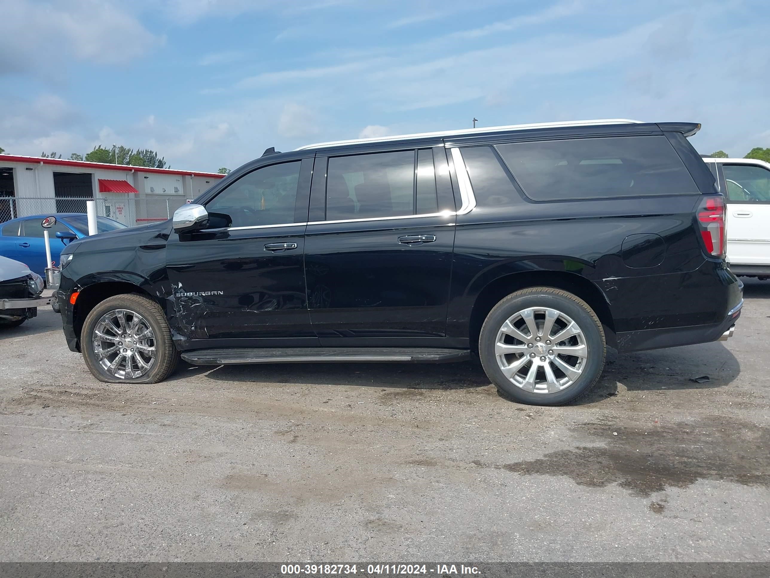 Photo 13 VIN: 1GNSCFKD7RR177325 - CHEVROLET SUBURBAN 