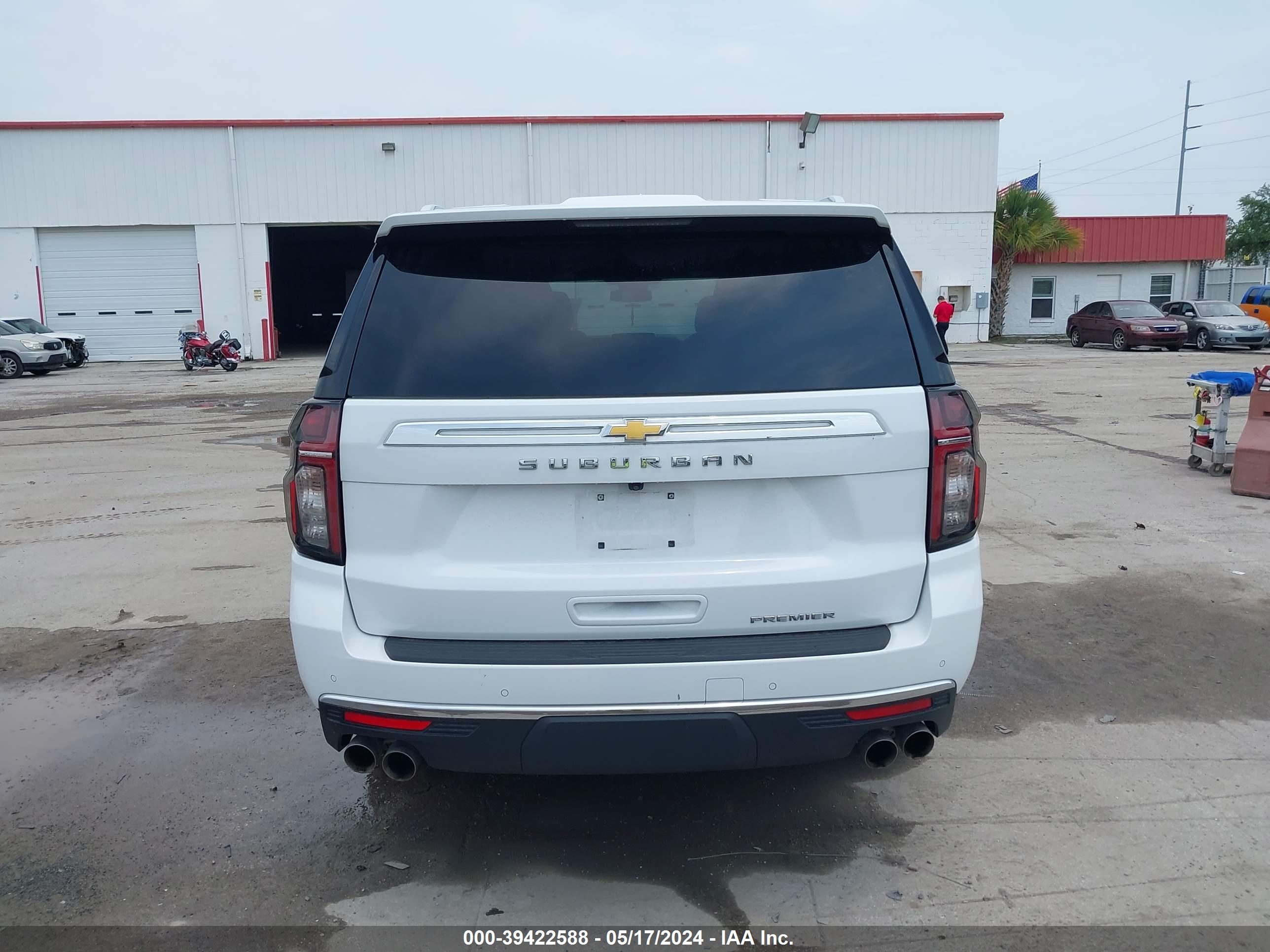 Photo 15 VIN: 1GNSCFKD8PR300658 - CHEVROLET SUBURBAN 