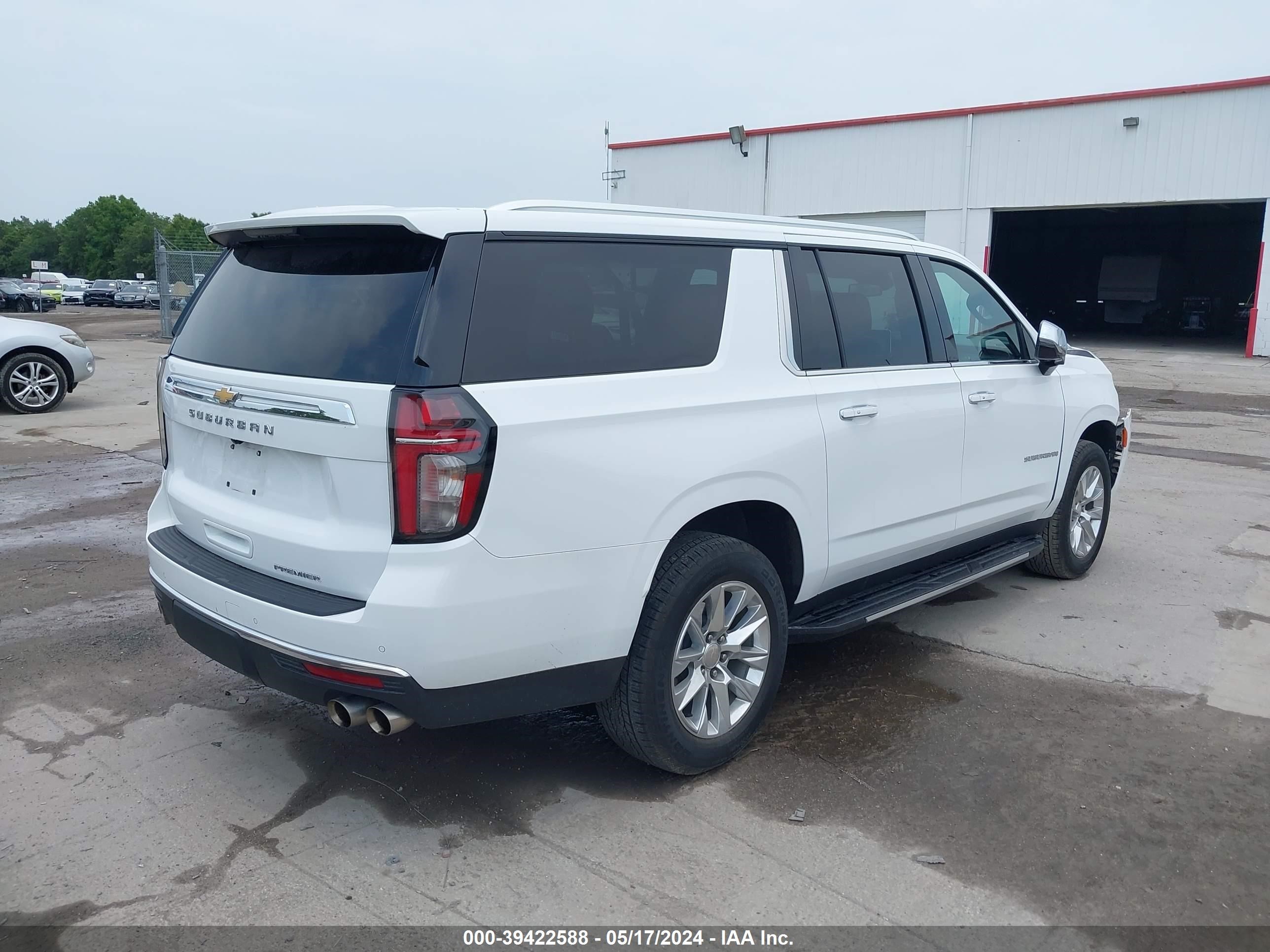 Photo 3 VIN: 1GNSCFKD8PR300658 - CHEVROLET SUBURBAN 