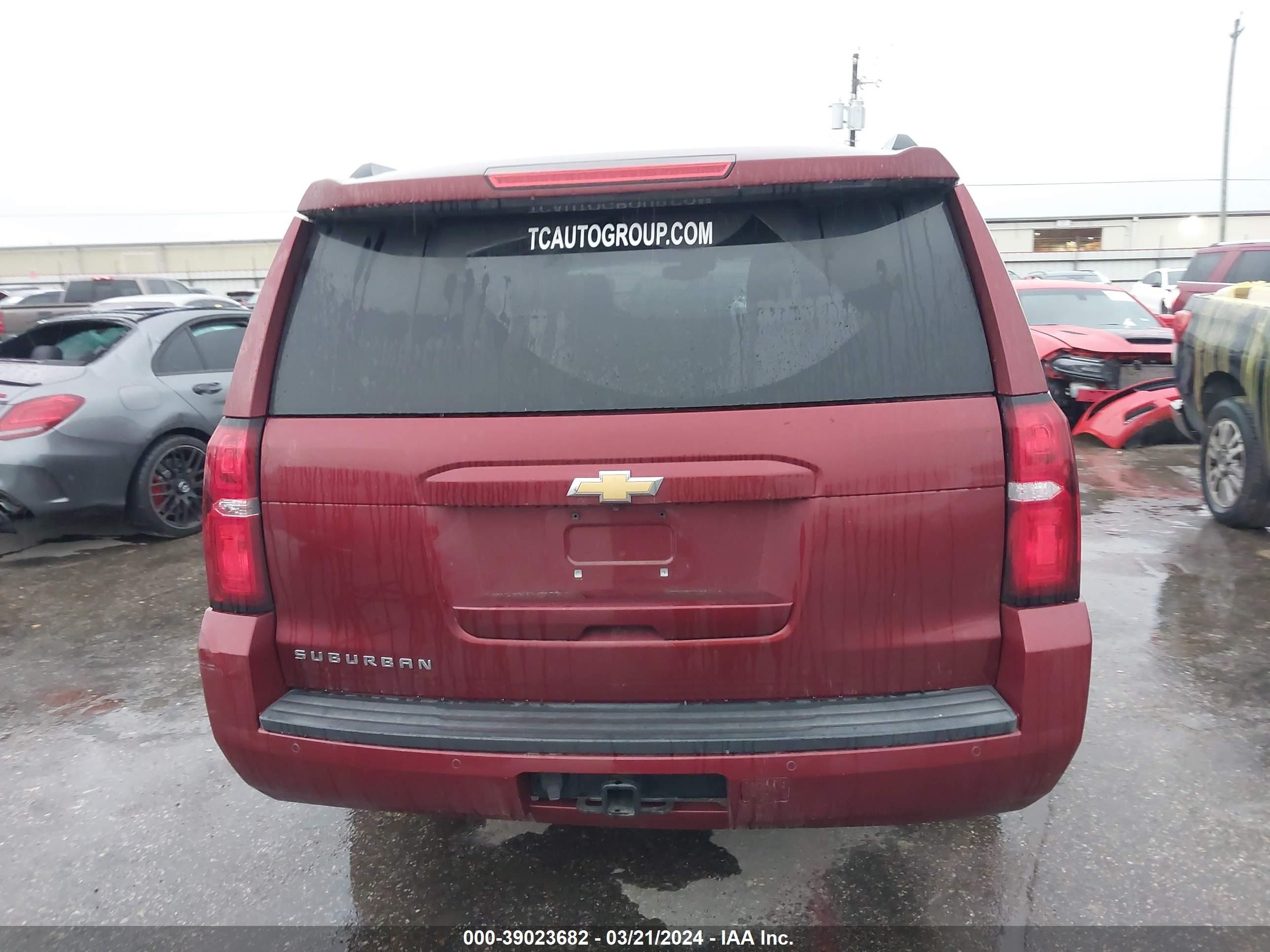 Photo 15 VIN: 1GNSCGKC2GR160801 - CHEVROLET SUBURBAN 