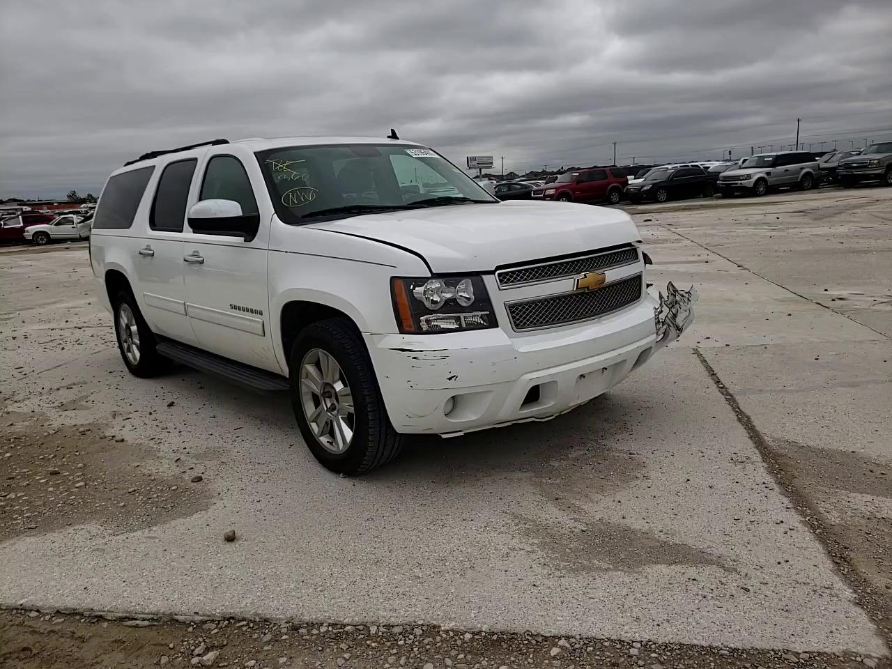 Photo 10 VIN: 1GNSCHE00DR251794 - CHEVROLET SUBURBAN C 