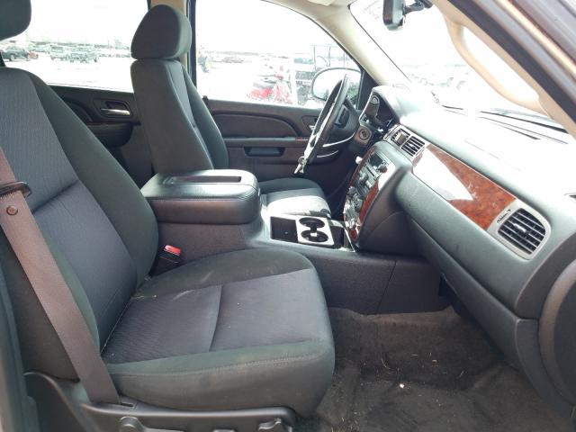 Photo 4 VIN: 1GNSCHE01BR324619 - CHEVROLET SUBURBAN C 