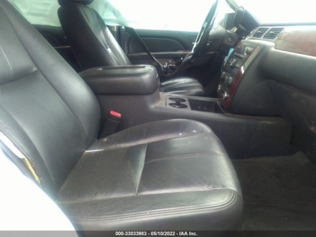 Photo 4 VIN: 1GNSCHE03CR232722 - CHEVROLET SUBURBAN 