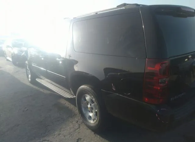 Photo 2 VIN: 1GNSCHE04BR217371 - CHEVROLET SUBURBAN 