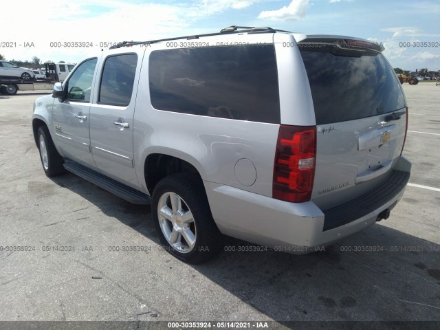 Photo 2 VIN: 1GNSCHE04ER147729 - CHEVROLET SUBURBAN 