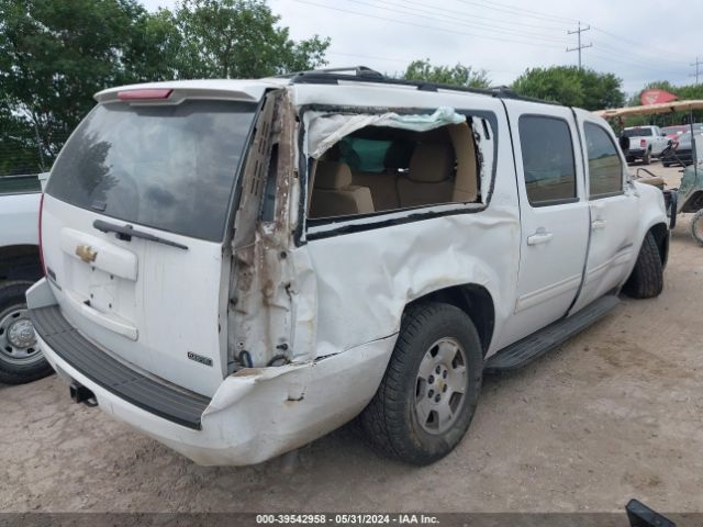 Photo 3 VIN: 1GNSCHE05BR168357 - CHEVROLET SUBURBAN 