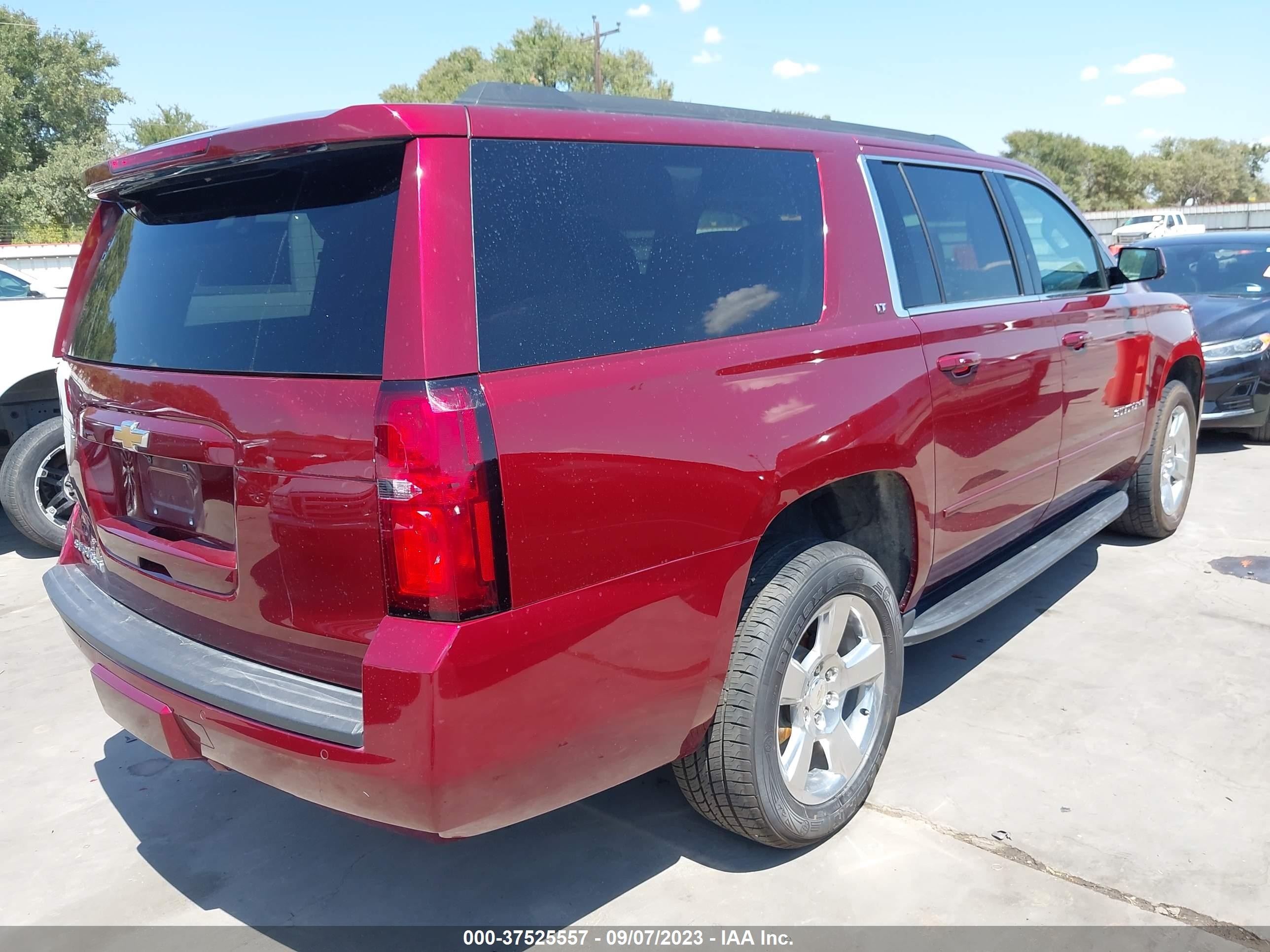 Photo 3 VIN: 1GNSCHKC0LR237178 - CHEVROLET SUBURBAN 