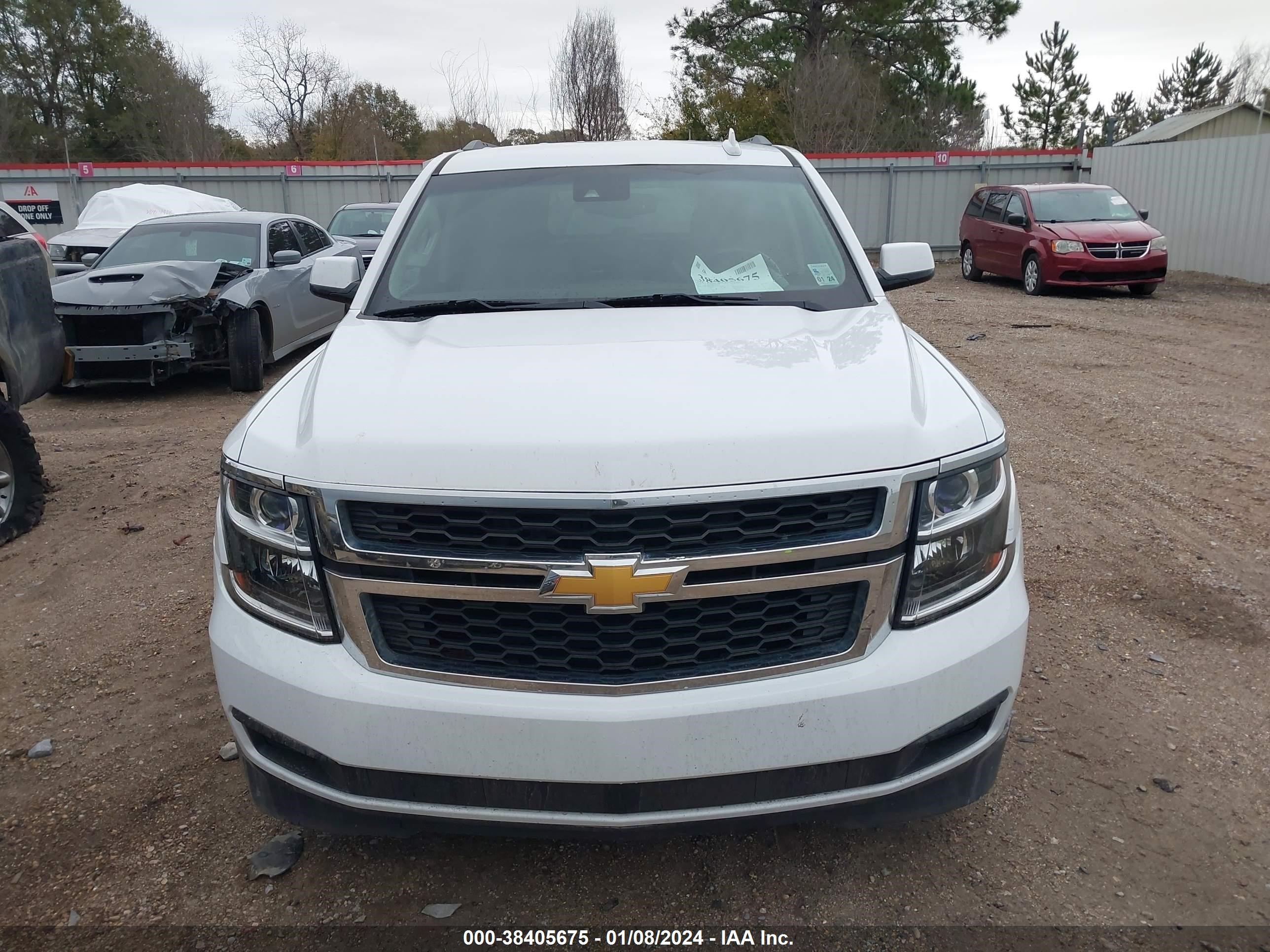 Photo 12 VIN: 1GNSCHKC2GR455015 - CHEVROLET SUBURBAN 