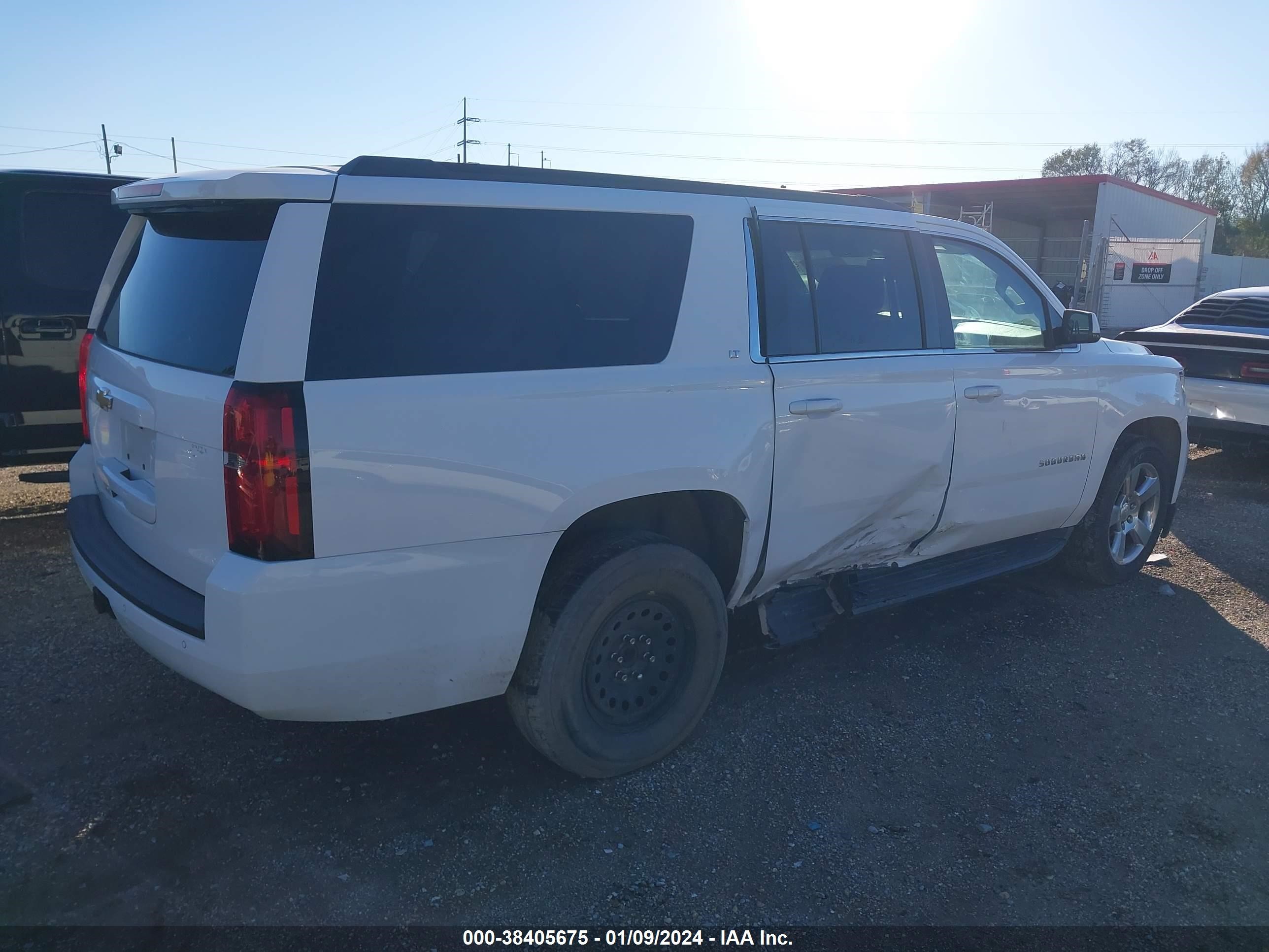 Photo 3 VIN: 1GNSCHKC2GR455015 - CHEVROLET SUBURBAN 