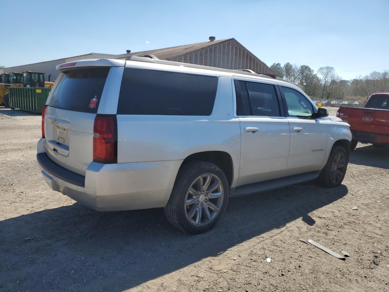 Photo 2 VIN: 1GNSCHKC3JR387217 - CHEVROLET SUBURBAN 