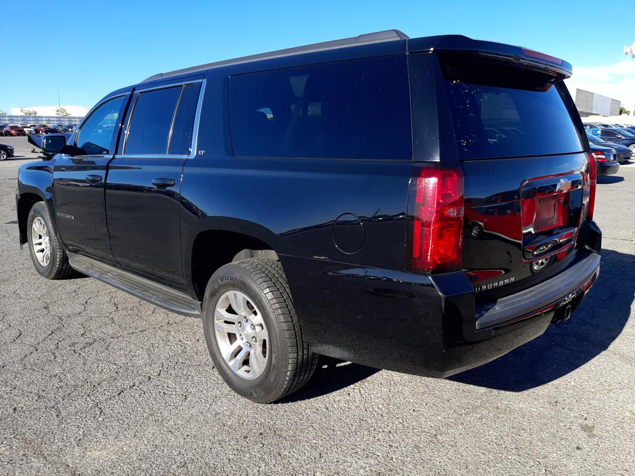 Photo 1 VIN: 1GNSCHKC3KR374209 - CHEVROLET SUBURBAN 