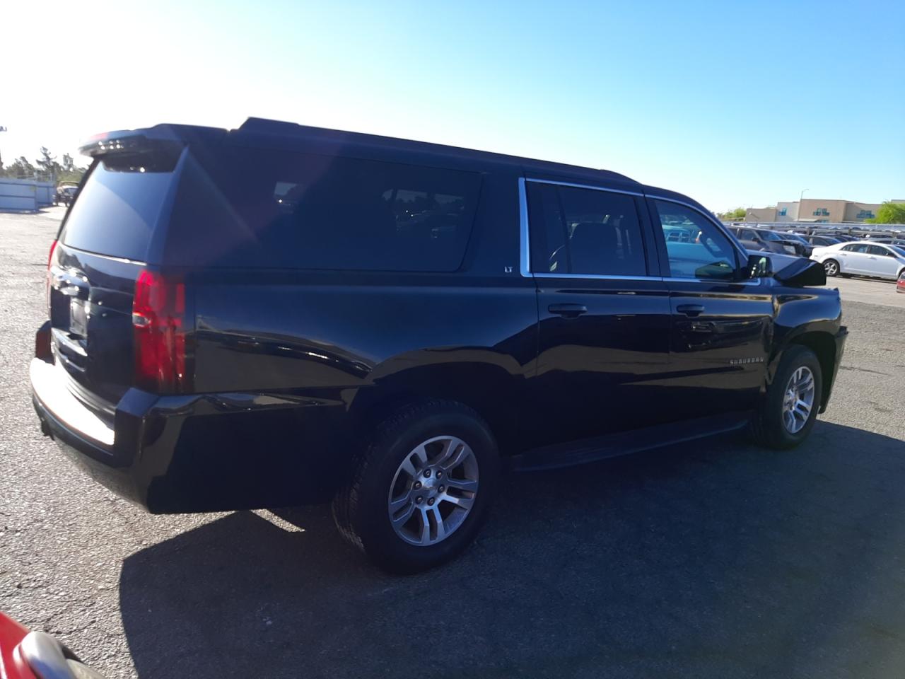 Photo 2 VIN: 1GNSCHKC3KR374209 - CHEVROLET SUBURBAN 