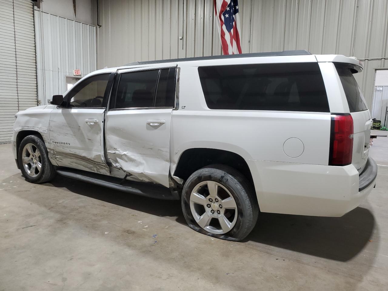 Photo 1 VIN: 1GNSCHKC5GR194799 - CHEVROLET SUBURBAN 