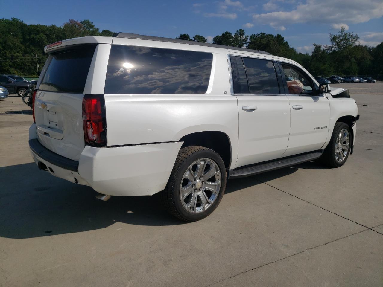 Photo 2 VIN: 1GNSCHKC7HR247584 - CHEVROLET SUBURBAN 