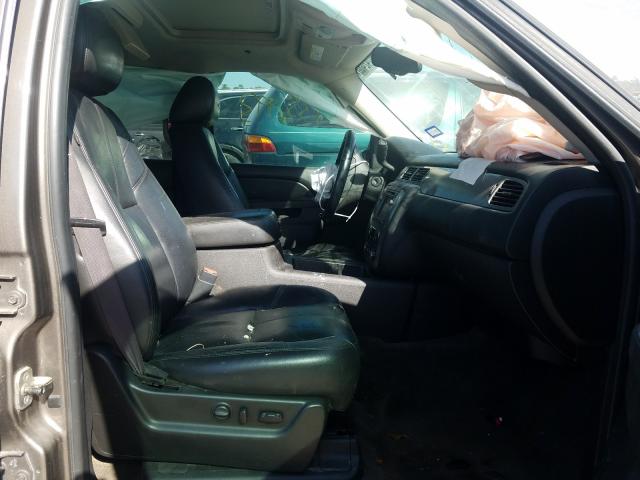 Photo 4 VIN: 1GNSCJE00BR284640 - CHEVROLET SUBURBAN C 