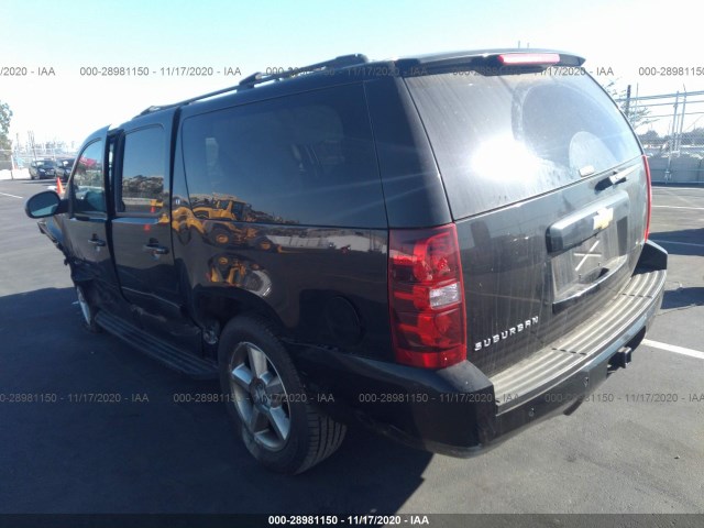 Photo 2 VIN: 1GNSCJE00BR290955 - CHEVROLET SUBURBAN 