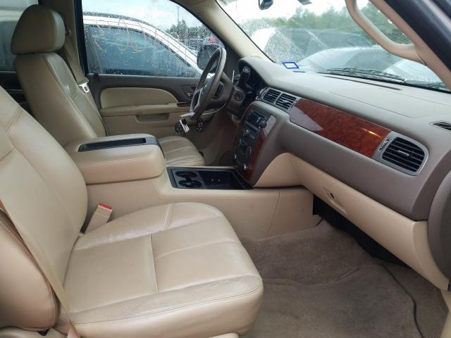 Photo 4 VIN: 1GNSCJE00BR401133 - CHEVROLET SUBURBAN C 