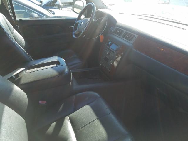 Photo 4 VIN: 1GNSCJE00CR226819 - CHEVROLET SUBURBAN C 