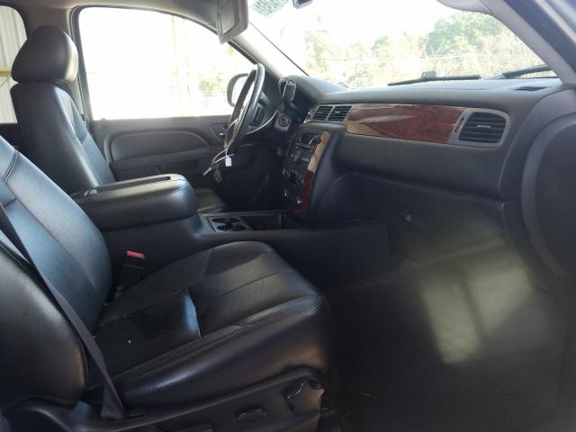 Photo 4 VIN: 1GNSCJE01BR330184 - CHEVROLET SUBURBAN C 