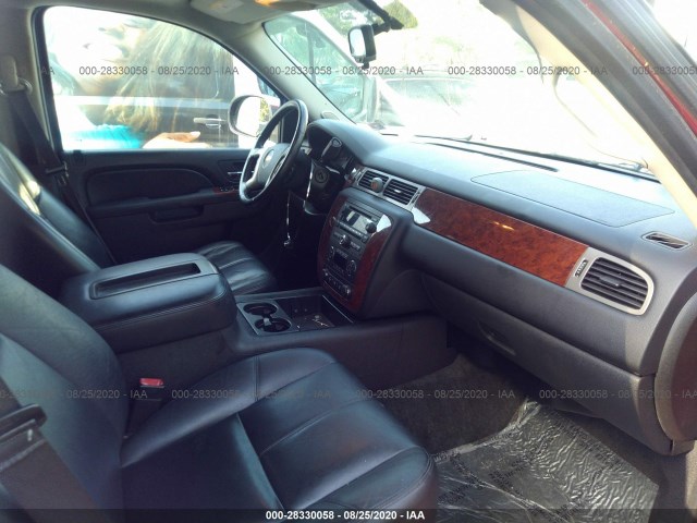 Photo 4 VIN: 1GNSCJE01DR221551 - CHEVROLET SUBURBAN 