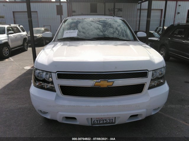 Photo 5 VIN: 1GNSCJE01DR227737 - CHEVROLET SUBURBAN 