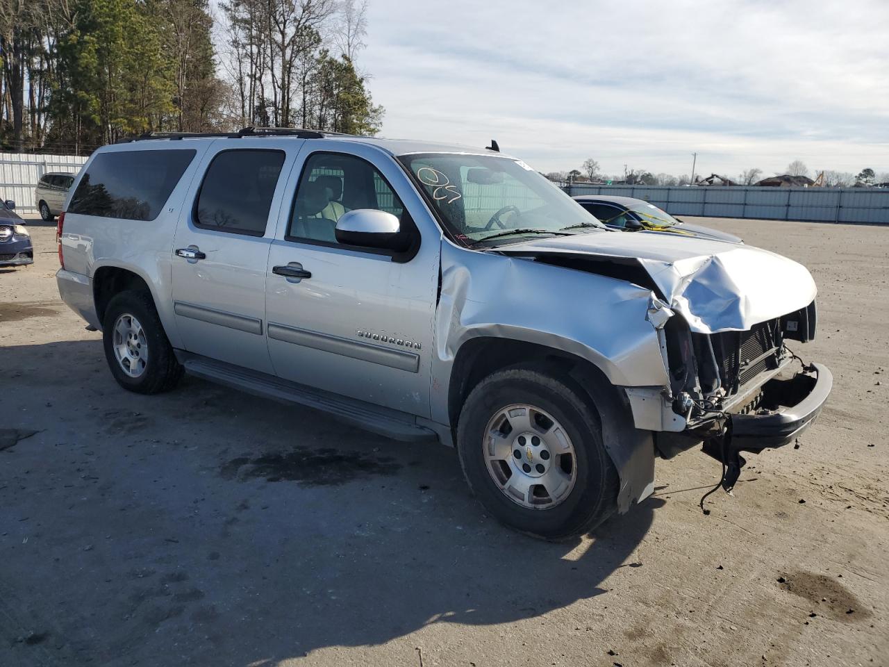 Photo 4 VIN: 1GNSCJE01ER199133 - CHEVROLET SUBURBAN 