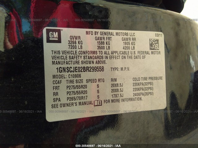 Photo 8 VIN: 1GNSCJE02BR299558 - CHEVROLET SUBURBAN 