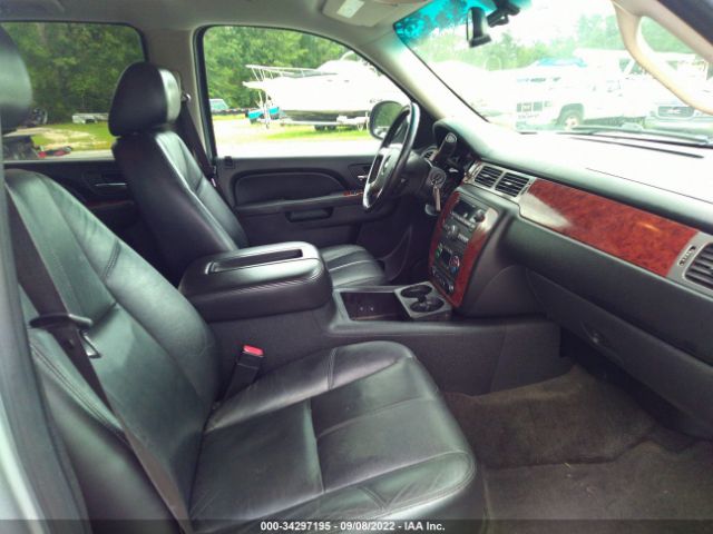 Photo 4 VIN: 1GNSCJE02CR134515 - CHEVROLET SUBURBAN 