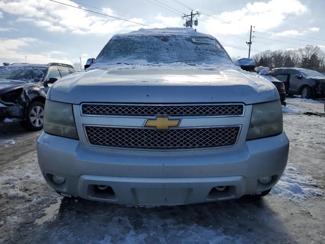 Photo 4 VIN: 1GNSCJE02CR267601 - CHEVROLET SUBURBAN 