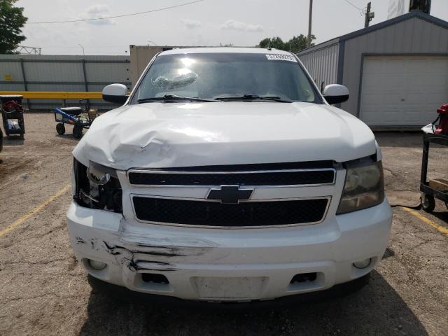 Photo 4 VIN: 1GNSCJE03BR101800 - CHEVROLET SUBURBAN C 