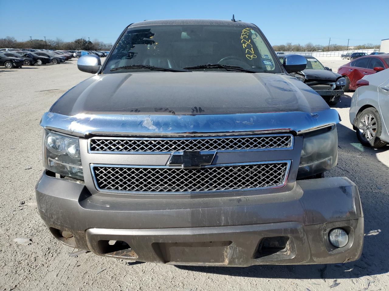 Photo 4 VIN: 1GNSCJE03BR382173 - CHEVROLET SUBURBAN 