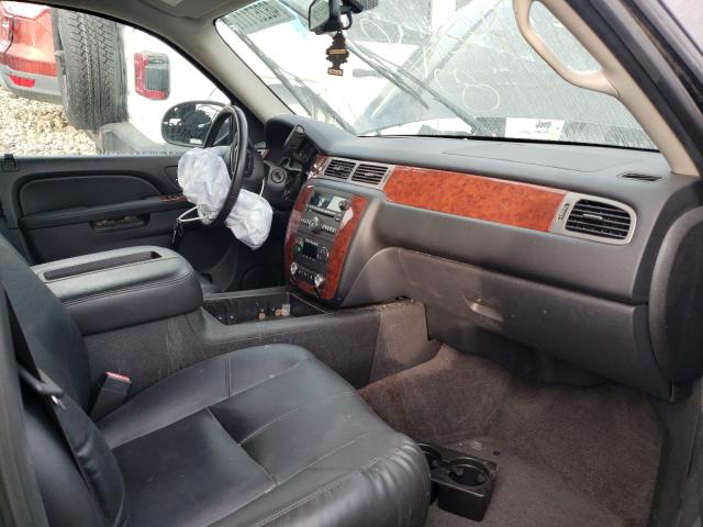 Photo 4 VIN: 1GNSCJE03CR170326 - CHEVROLET SUBURBAN C 