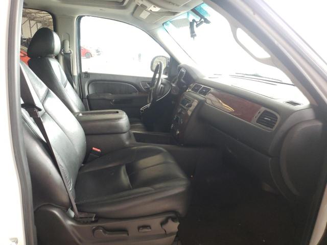 Photo 4 VIN: 1GNSCJE03DR129700 - CHEVROLET SUBURBAN C 