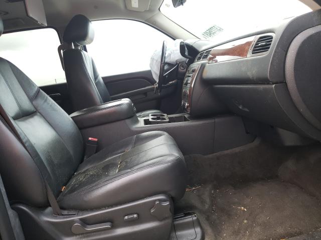 Photo 4 VIN: 1GNSCJE04BR320703 - CHEVROLET SUBURBAN C 