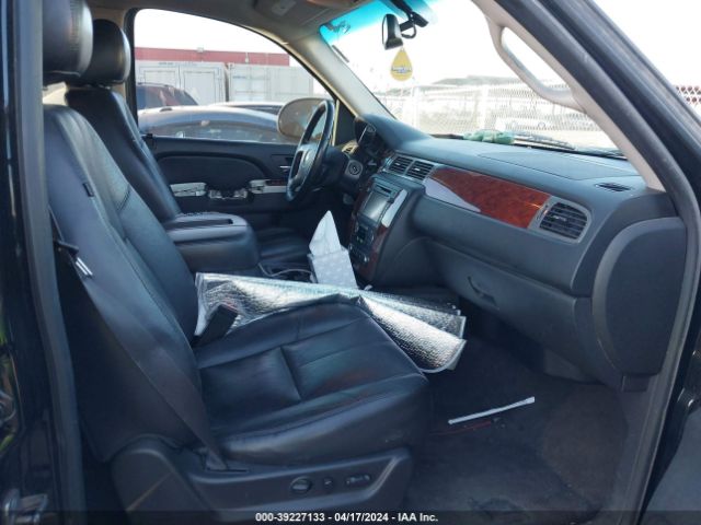 Photo 4 VIN: 1GNSCJE04CR202734 - CHEVROLET SUBURBAN 1500 