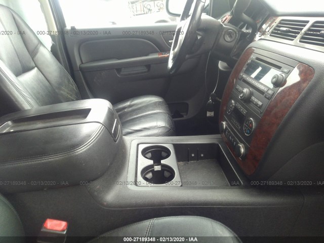 Photo 4 VIN: 1GNSCJE04DR192398 - CHEVROLET SUBURBAN 