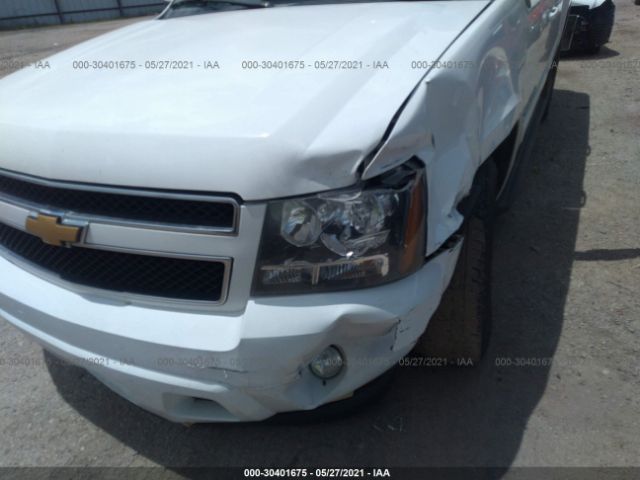 Photo 5 VIN: 1GNSCJE04DR306805 - CHEVROLET SUBURBAN 