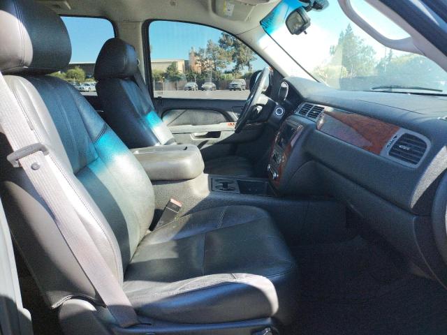 Photo 4 VIN: 1GNSCJE05BR318166 - CHEVROLET SUBURBAN C 