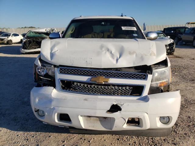 Photo 4 VIN: 1GNSCJE05CR153169 - CHEVROLET SUBURBAN C 