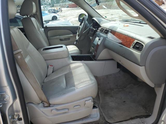 Photo 4 VIN: 1GNSCJE05CR227982 - CHEVROLET SUBURBAN C 