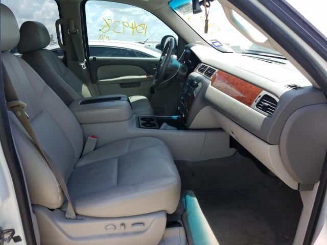 Photo 4 VIN: 1GNSCJE05CR293867 - CHEVROLET SUBURBAN C 