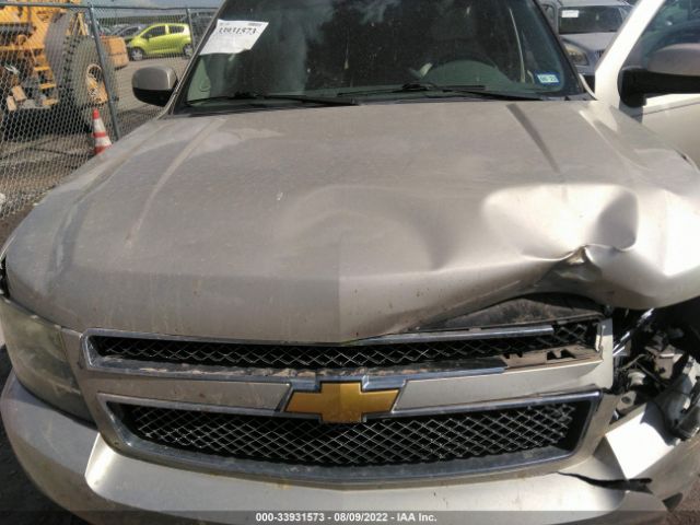 Photo 9 VIN: 1GNSCJE05DR290694 - CHEVROLET SUBURBAN 