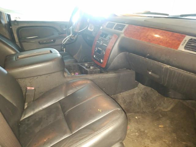 Photo 4 VIN: 1GNSCJE05DR329137 - CHEVROLET SUBURBAN C 