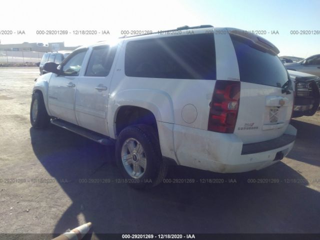 Photo 2 VIN: 1GNSCJE06BR383205 - CHEVROLET SUBURBAN 