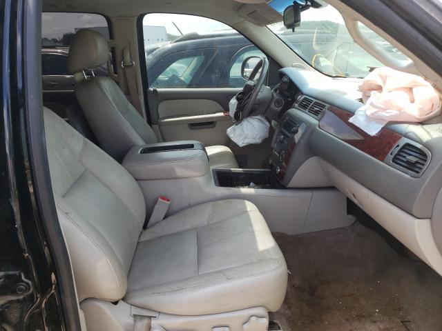 Photo 4 VIN: 1GNSCJE06DR120117 - CHEVROLET SUBURBAN C 