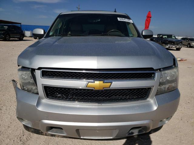 Photo 4 VIN: 1GNSCJE06DR310600 - CHEVROLET SUBURBAN 