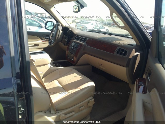 Photo 4 VIN: 1GNSCJE06ER179301 - CHEVROLET SUBURBAN 