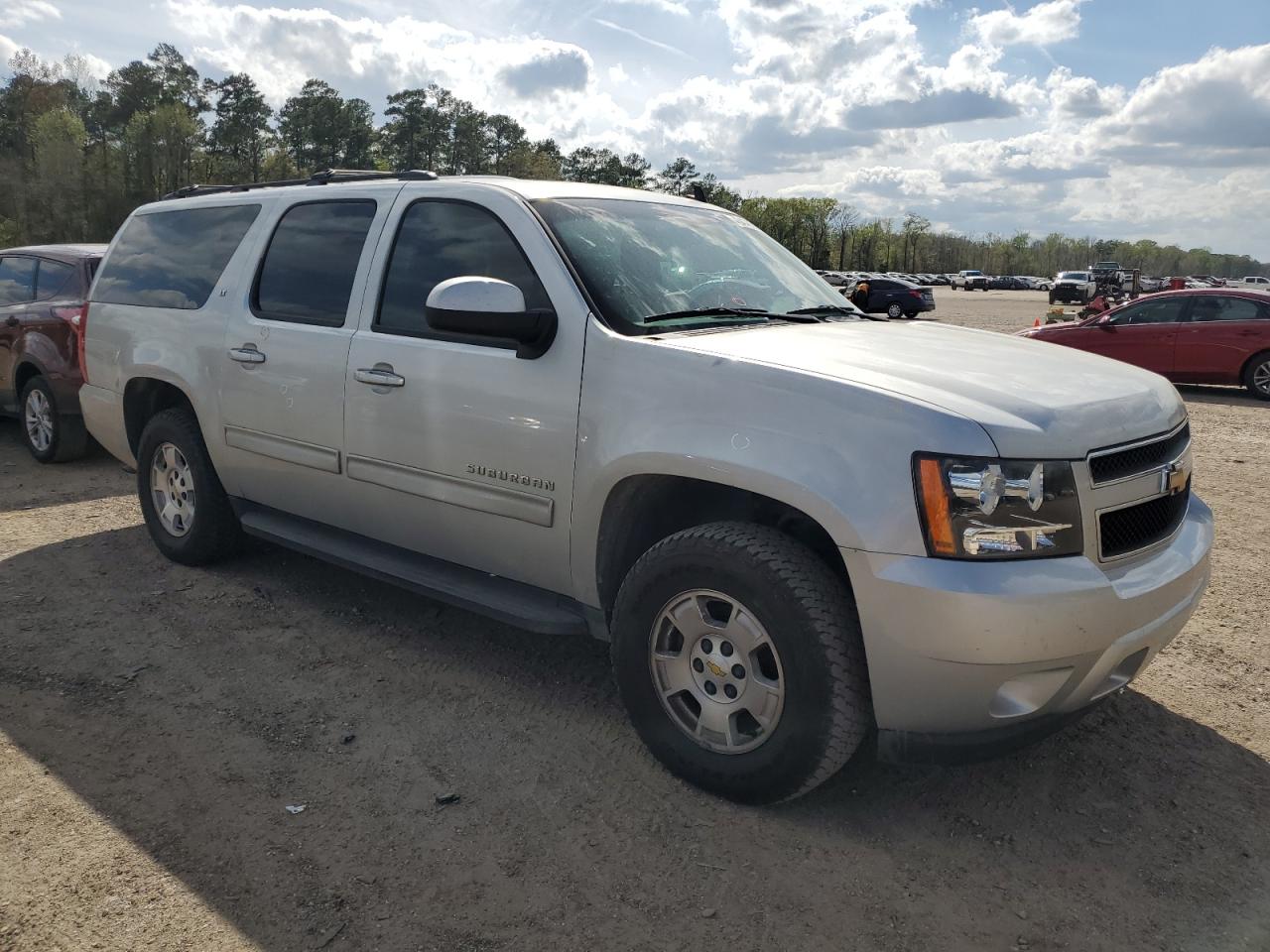 Photo 3 VIN: 1GNSCJE07BR110404 - CHEVROLET SUBURBAN 