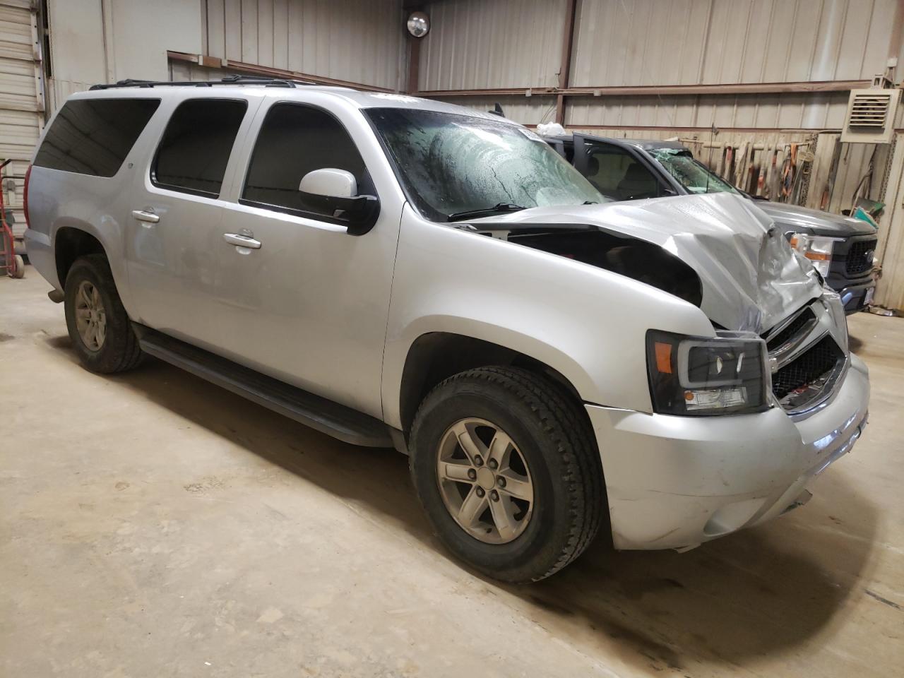 Photo 3 VIN: 1GNSCJE07CR167722 - CHEVROLET SUBURBAN 