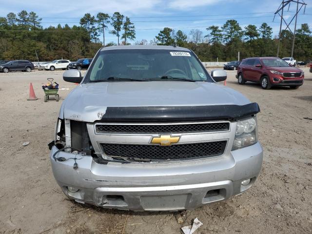 Photo 4 VIN: 1GNSCJE07DR102953 - CHEVROLET SUBURBAN 